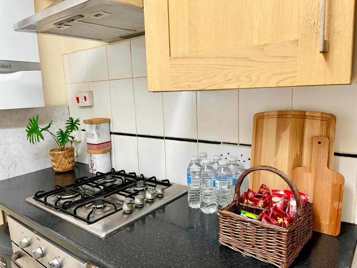 3Br Central London Close Station Екстер'єр фото