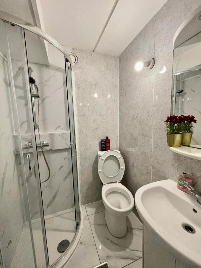 3Br Central London Close Station Екстер'єр фото