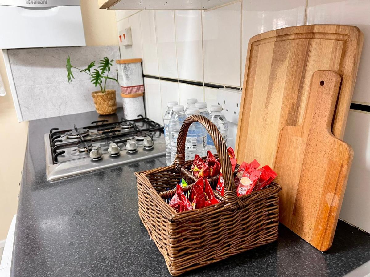 3Br Central London Close Station Екстер'єр фото