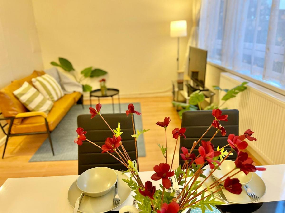 3Br Central London Close Station Екстер'єр фото